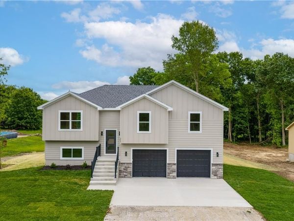 303 NE 51st Road, Warrensburg, MO 64093