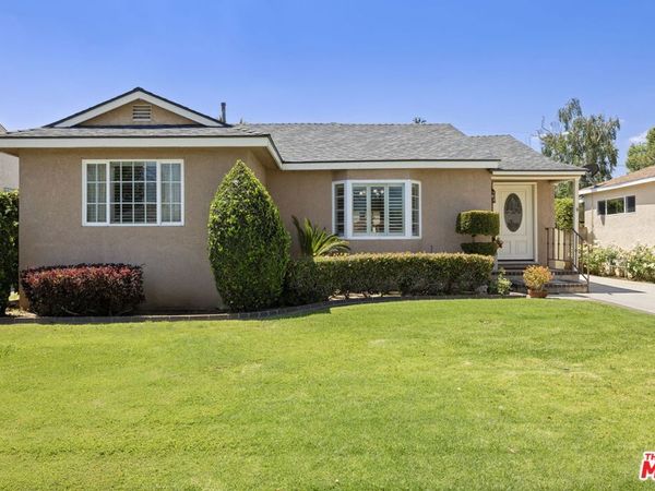 17630 Kittridge Street, Lake Balboa, CA 91406
