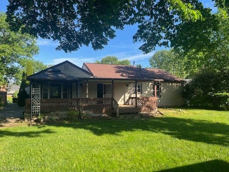 1153 Gulf Road , Elyria, OH 44035 Photo 2
