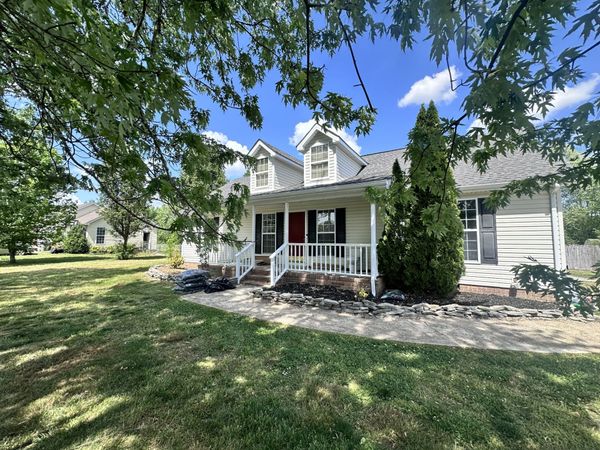20 Parkview Dr , Fayetteville, TN 37334