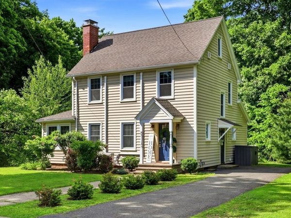 32 Lincoln Rd, Longmeadow, MA 01106