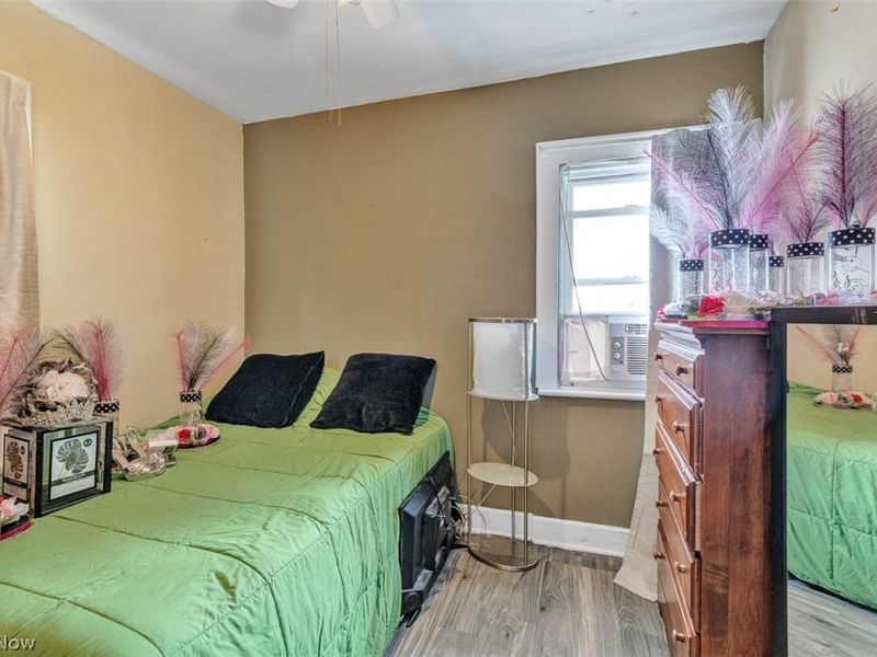 2906 Natchez Avenue , Cleveland, OH 44109 Photo 12