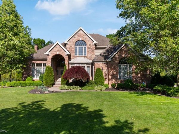 26982 Courtland Meadows , Westlake, OH 44145