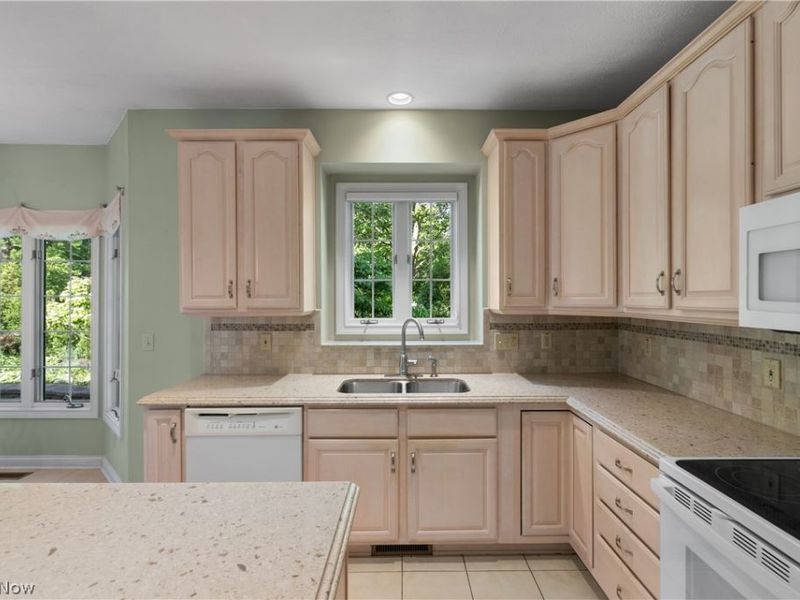 26982 Courtland Meadows , Westlake, OH 44145 Photo 10