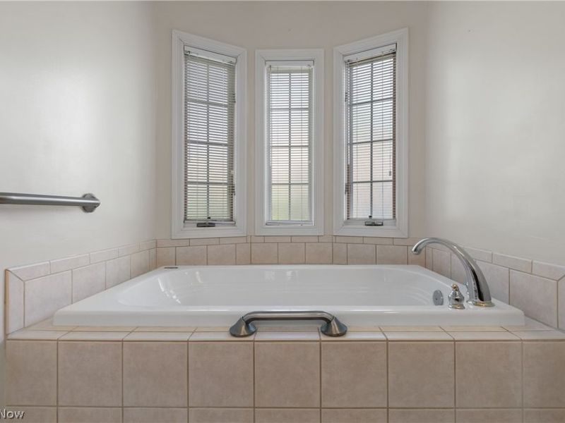26982 Courtland Meadows , Westlake, OH 44145 Photo 19