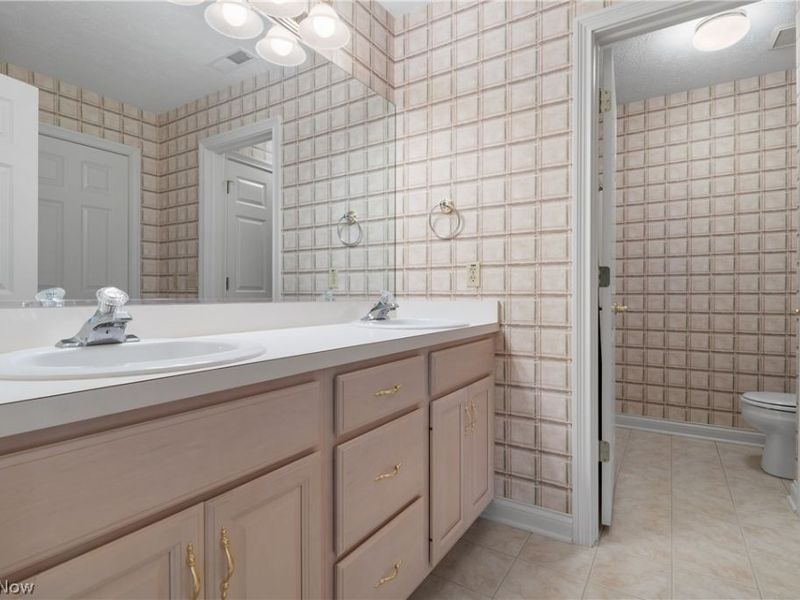 26982 Courtland Meadows , Westlake, OH 44145 Photo 27