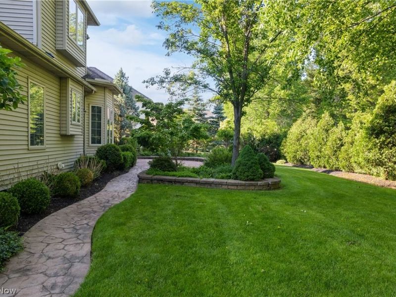 26982 Courtland Meadows , Westlake, OH 44145 Photo 38