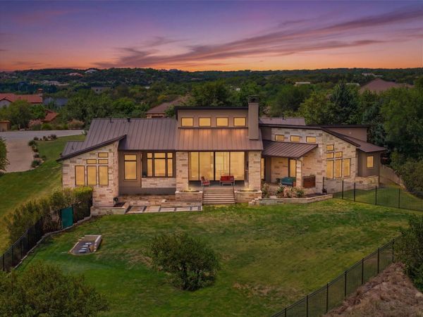 8801 Bellancia DR, Austin, TX 78738