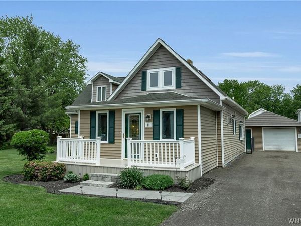 21 Middlesex Road, Orchard Park, NY 14127