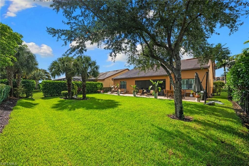 16213 Camden Lakes Cir , Naples, FL 34110 Photo
