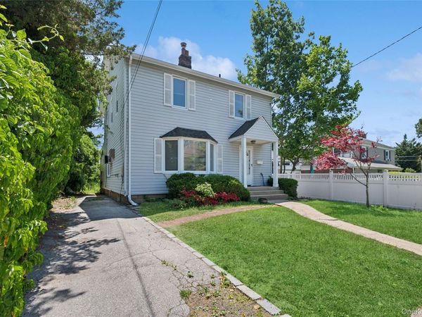 12 Clarkson Street , Malverne, NY 11565