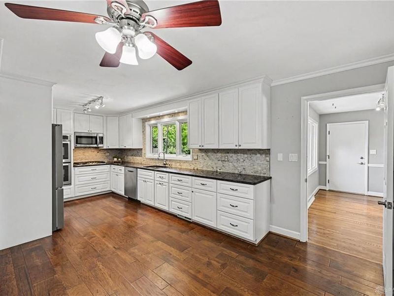 202 Marchester Drive, Kettering, OH 45429 Photo 12