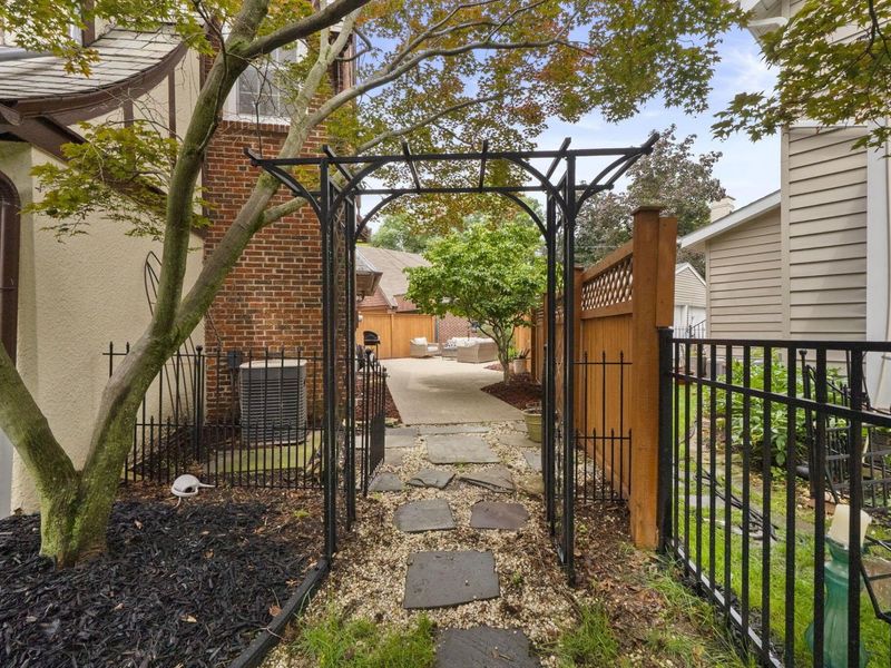 1872 Stanford Road , Columbus, OH 43212 Photo 77
