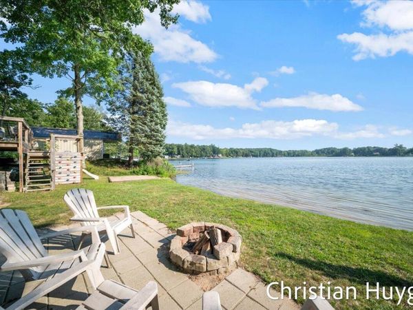 8818 E 128th Street, Sand Lake, MI 49343