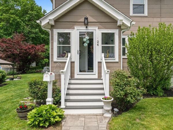 24 Northrop St, Unit 1, Hopedale, MA 01747