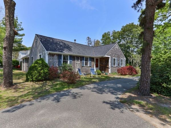 7 Aunt Matties Rd, Chatham, MA 02633