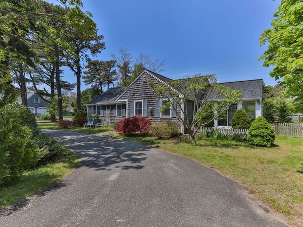 7 Aunt Matties Rd, Chatham, MA 02633