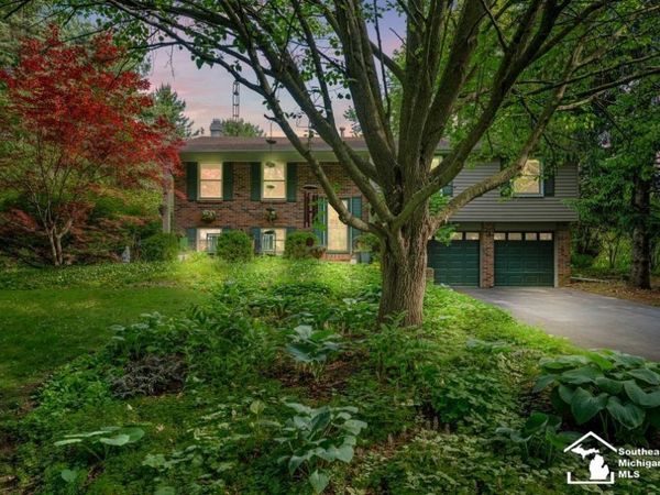434 W Erie Road, Temperance, MI 48182