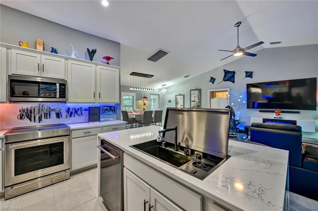 1811 SW 3rd Ter, Cape Coral, FL 33991 Photo