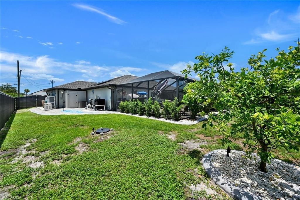 1811 SW 3rd Ter, Cape Coral, FL 33991 Photo
