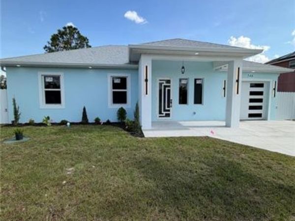 546 Louisville ST E, LEHIGH ACRES, FL 33974