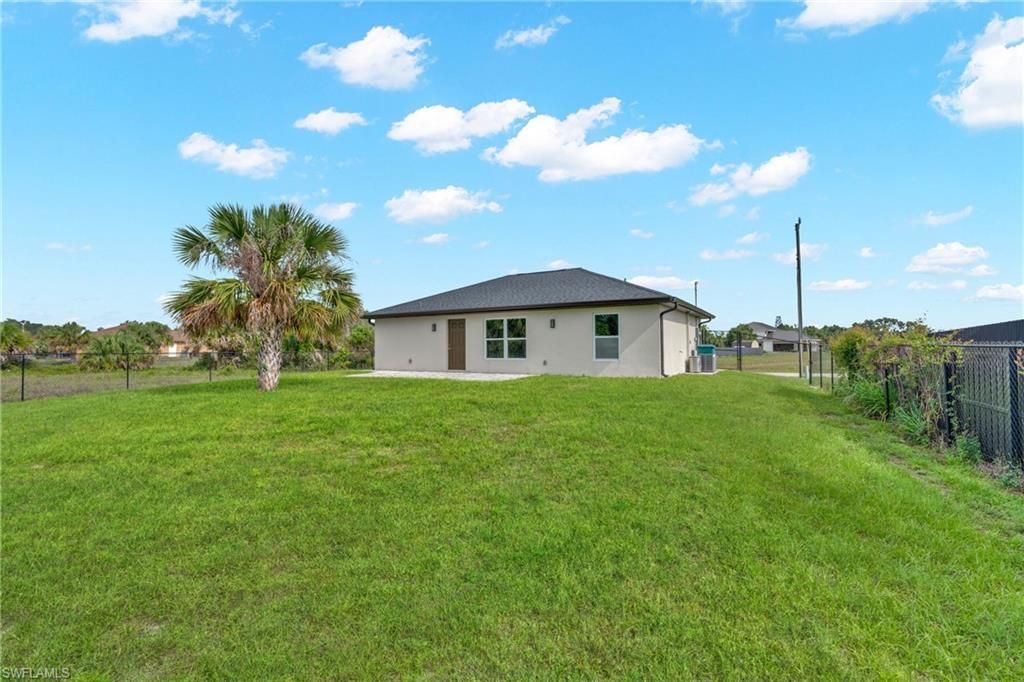 2075 Detroit Dr , Labelle, FL 33935 Photo