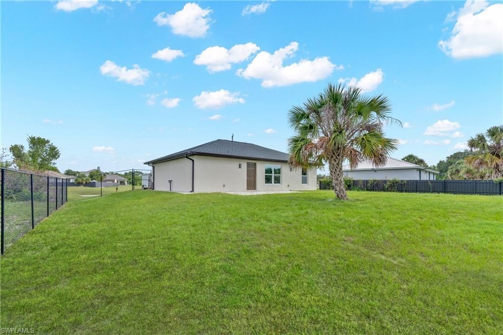 2075 Detroit Dr , Labelle, FL 33935 Photo