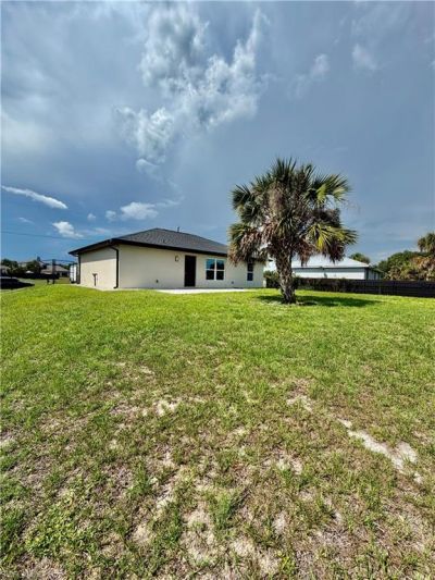 2075 Detroit Dr , Labelle, FL 33935 Photo