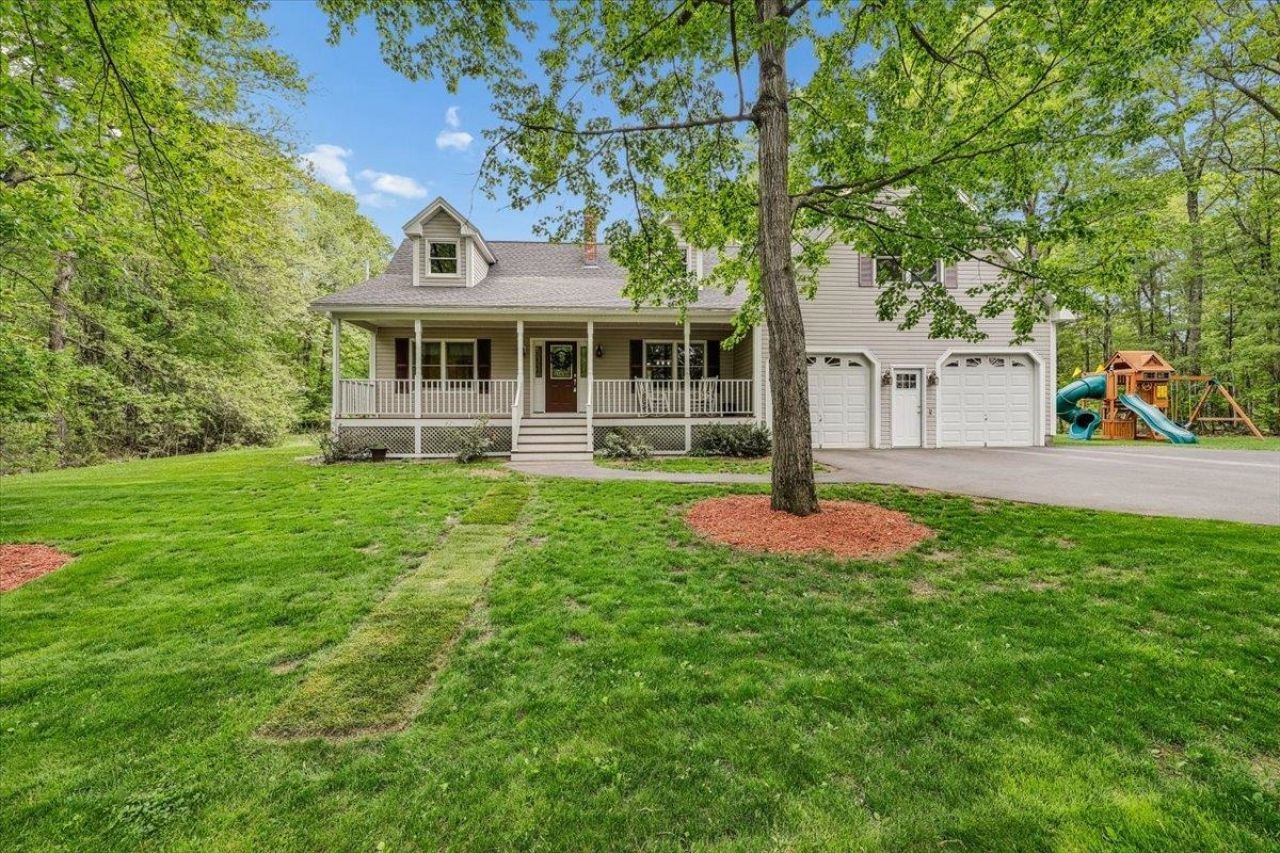 186 Woodhill Hooksett Road, Bow, NH 03304 Main Photo