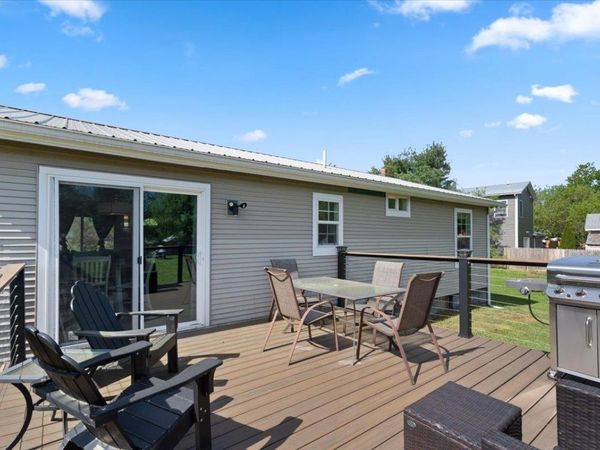 33 Sunset Circle, Georgia, VT 05468