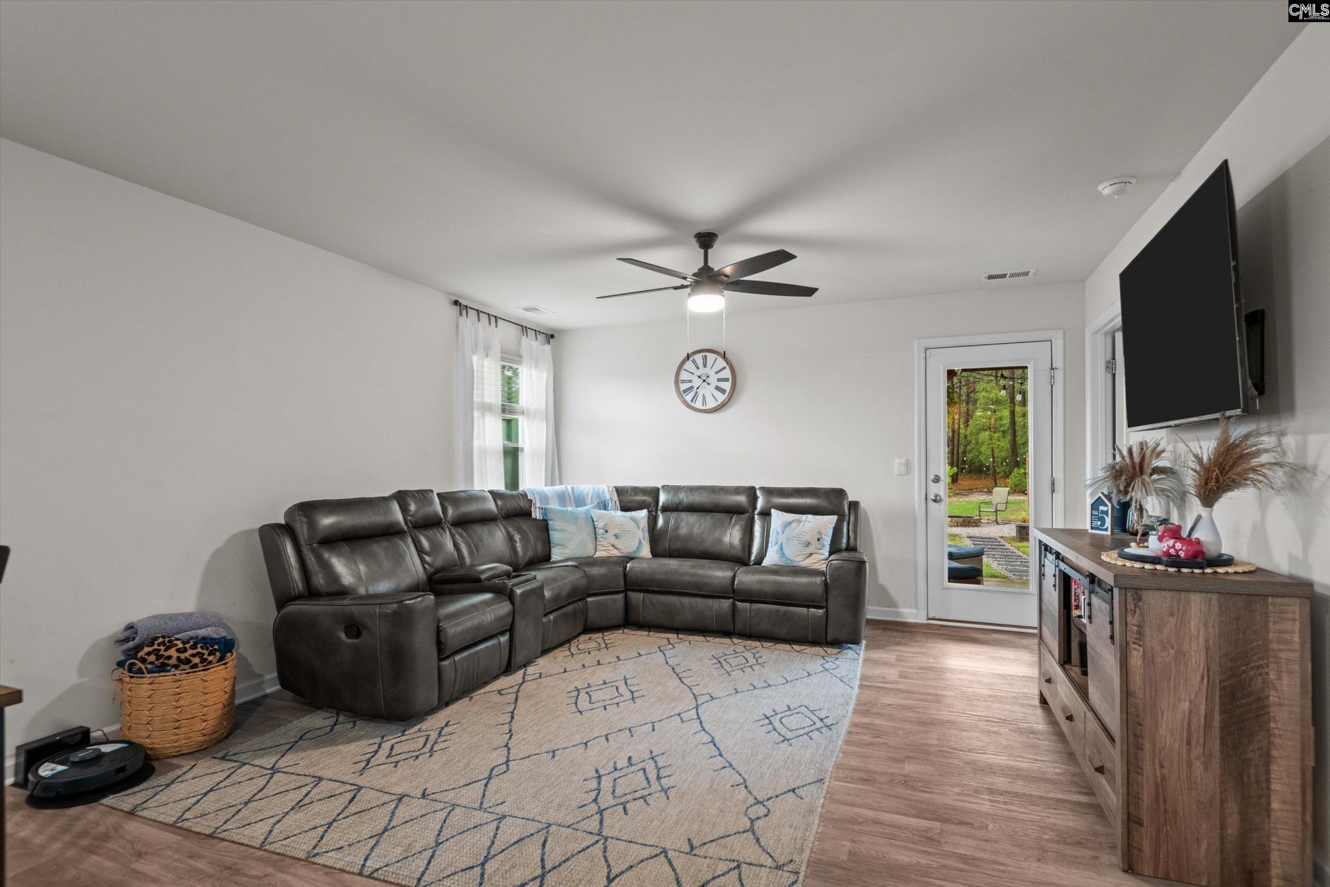 1050 Mckittrick Drive Photo 10