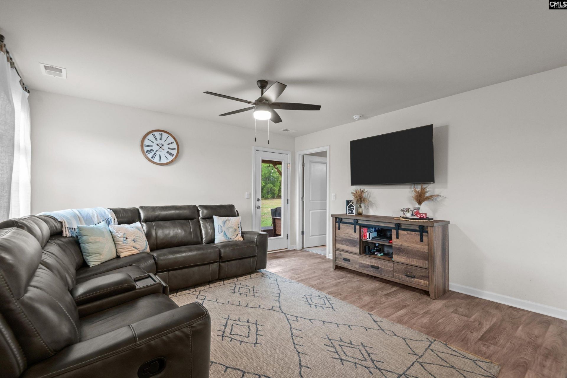 1050 Mckittrick Drive Photo 9