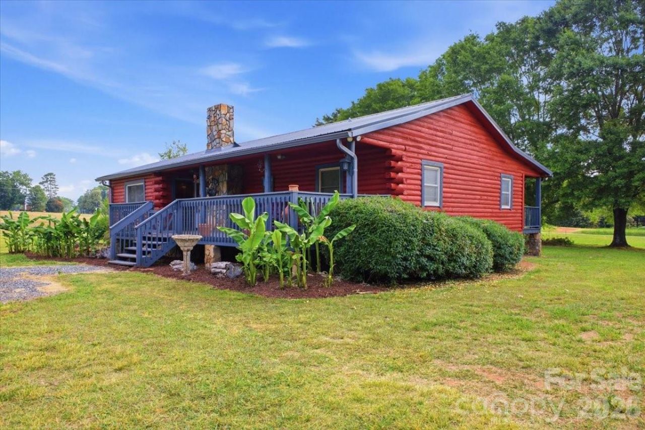 4639 Hickory Lincolnton Highway , Newton, NC 28658 Main Photo