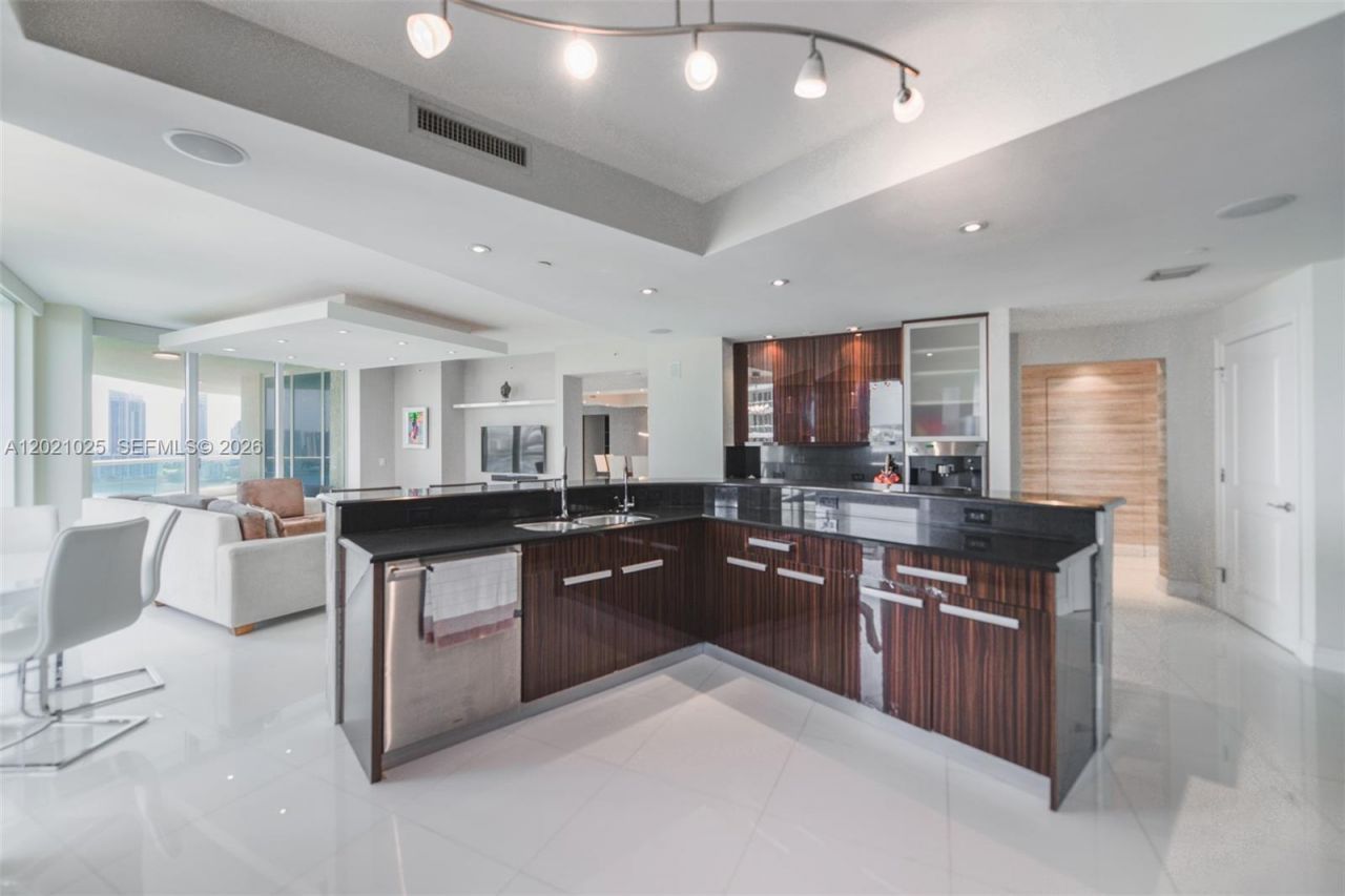 6000 Island Blvd, Unit 1801, Aventura, FL 33160 Photo