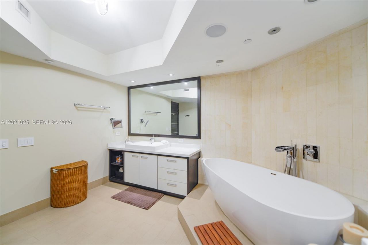 6000 Island Blvd, Unit 1801, Aventura, FL 33160 Photo