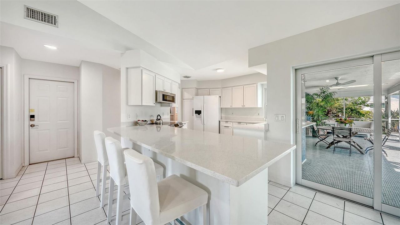 6988 Country Lakes Circle, Sarasota, FL 34243 Photo