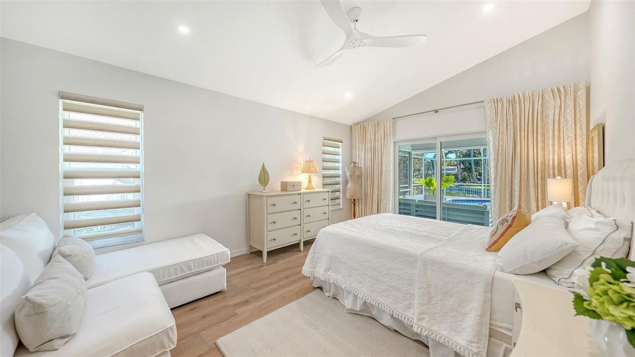 6988 Country Lakes Circle, Sarasota, FL 34243 Photo