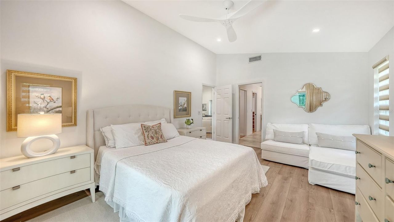 6988 Country Lakes Circle, Sarasota, FL 34243 Photo