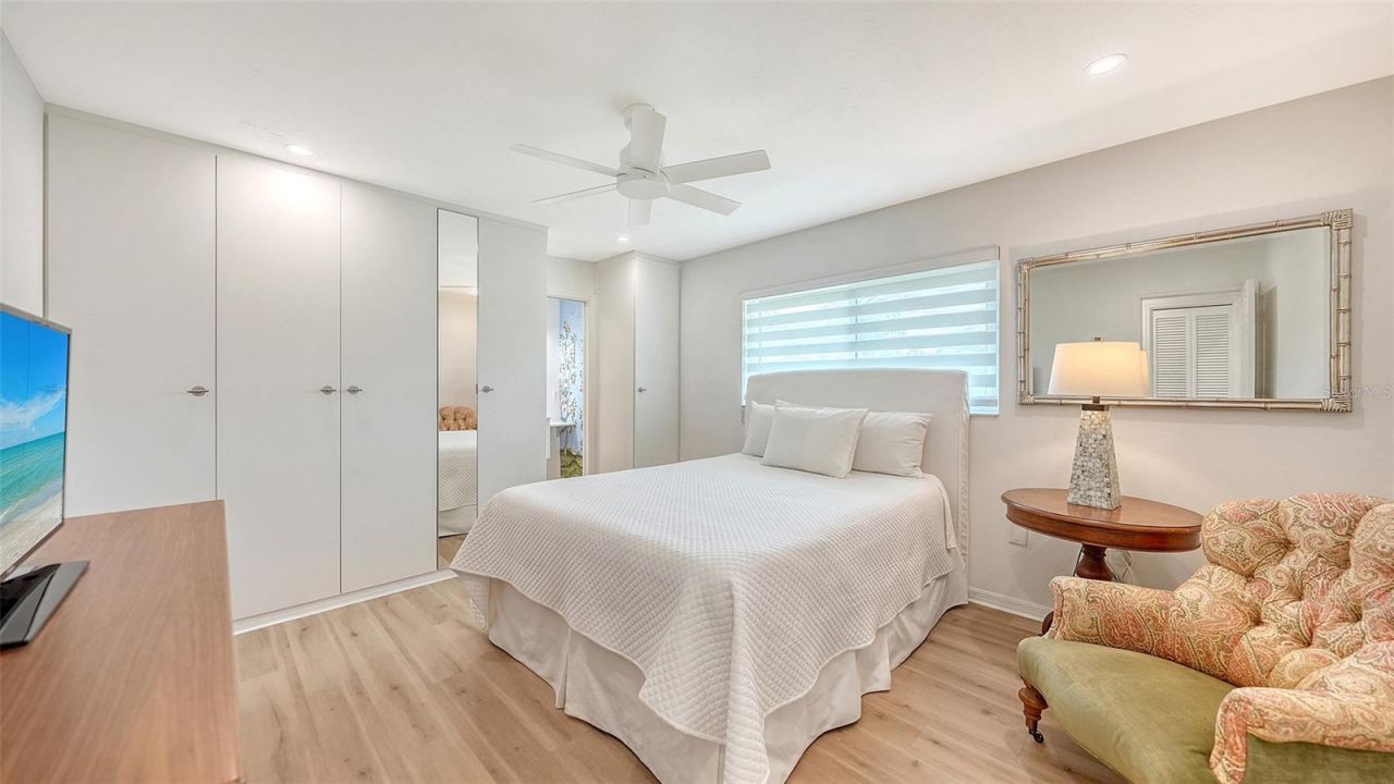 6988 Country Lakes Circle, Sarasota, FL 34243 Photo