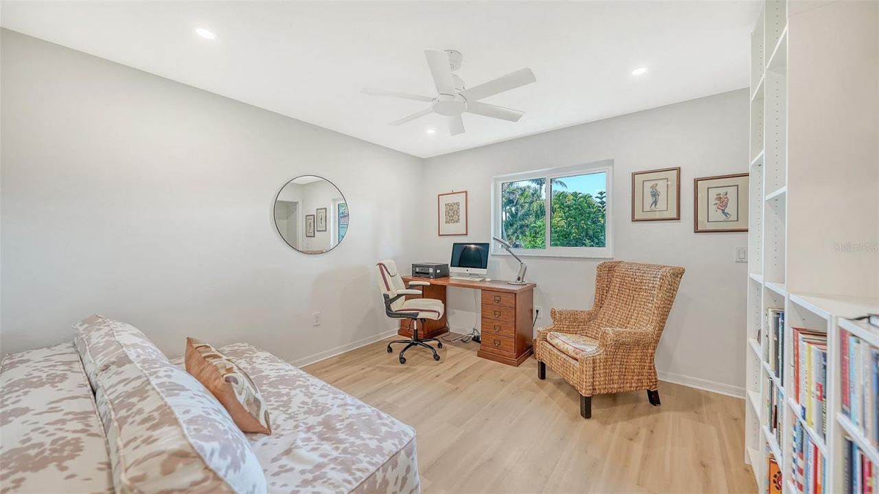 6988 Country Lakes Circle, Sarasota, FL 34243 Photo