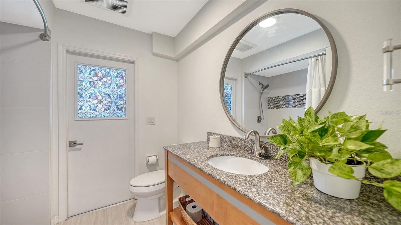 6988 Country Lakes Circle, Sarasota, FL 34243 Photo