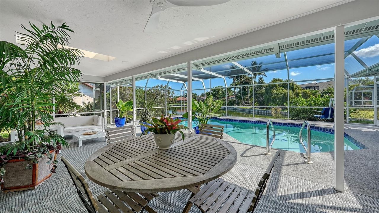 6988 Country Lakes Circle, Sarasota, FL 34243 Photo