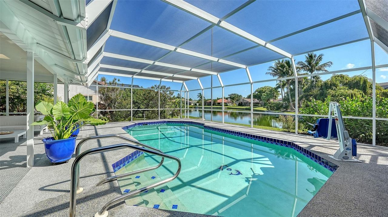 6988 Country Lakes Circle, Sarasota, FL 34243 Photo