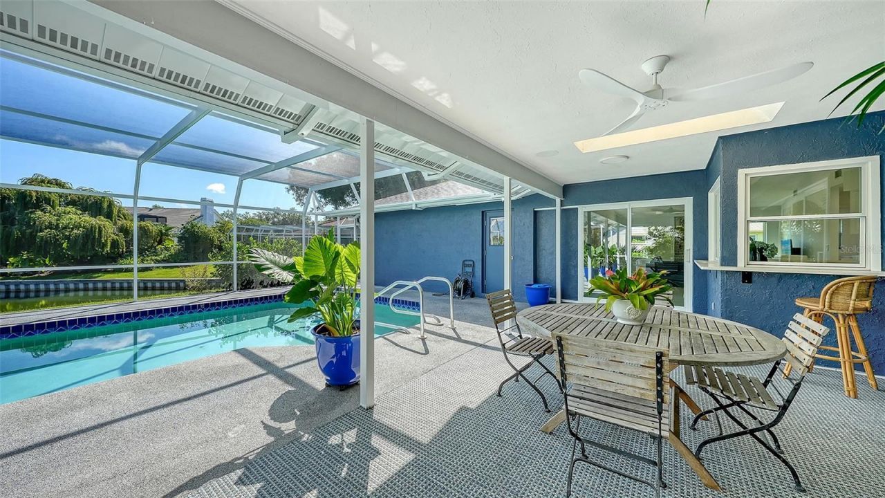 6988 Country Lakes Circle, Sarasota, FL 34243 Photo