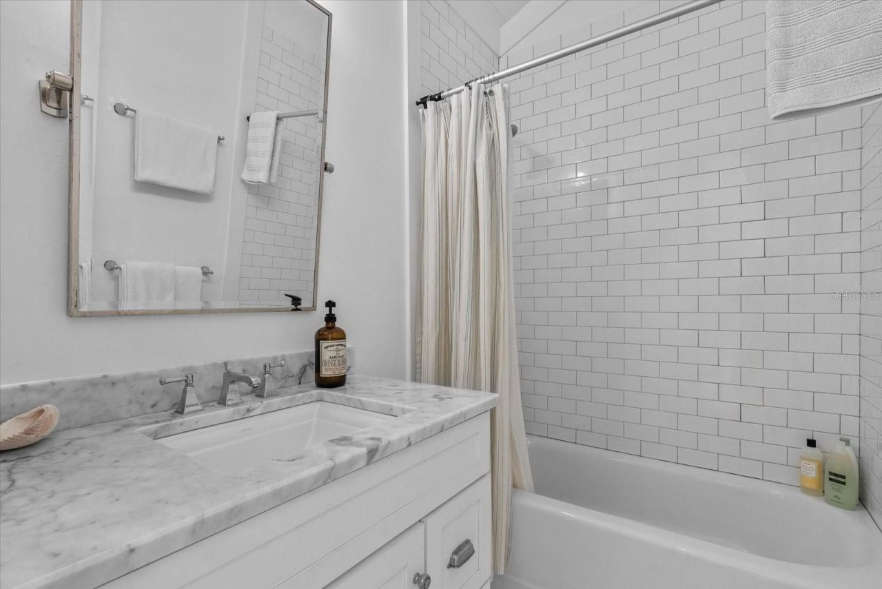 7143 La Lenaire Drive, Longboat Key, FL 34228 Photo