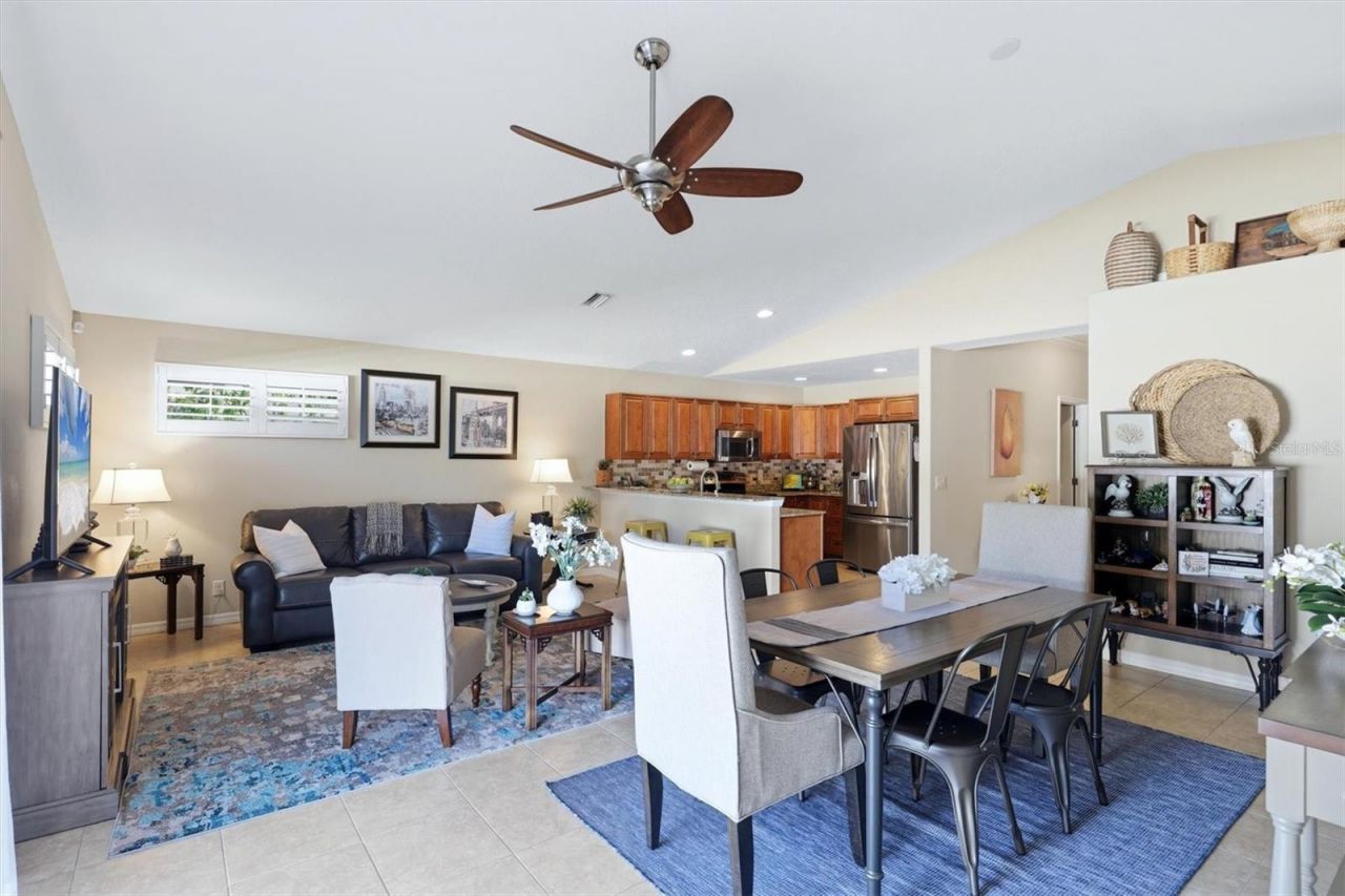 7106 35th Street E, Sarasota, FL 34243 Photo