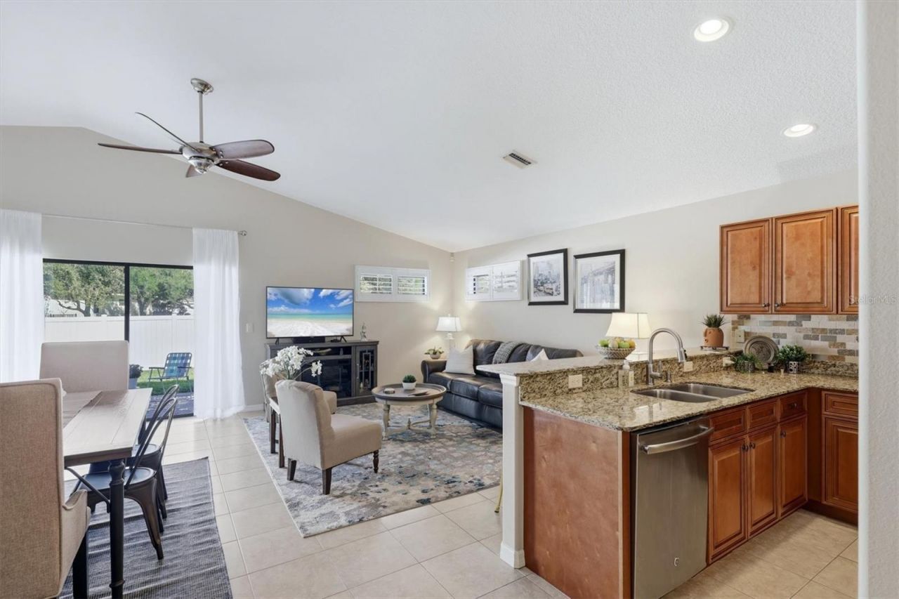7106 35th Street E, Sarasota, FL 34243 Photo