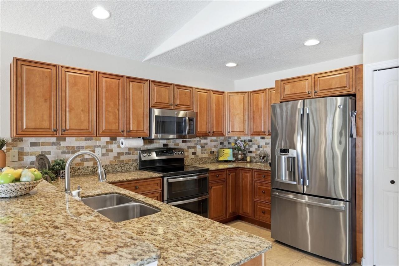 7106 35th Street E, Sarasota, FL 34243 Photo