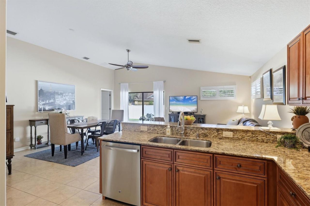 7106 35th Street E, Sarasota, FL 34243 Photo