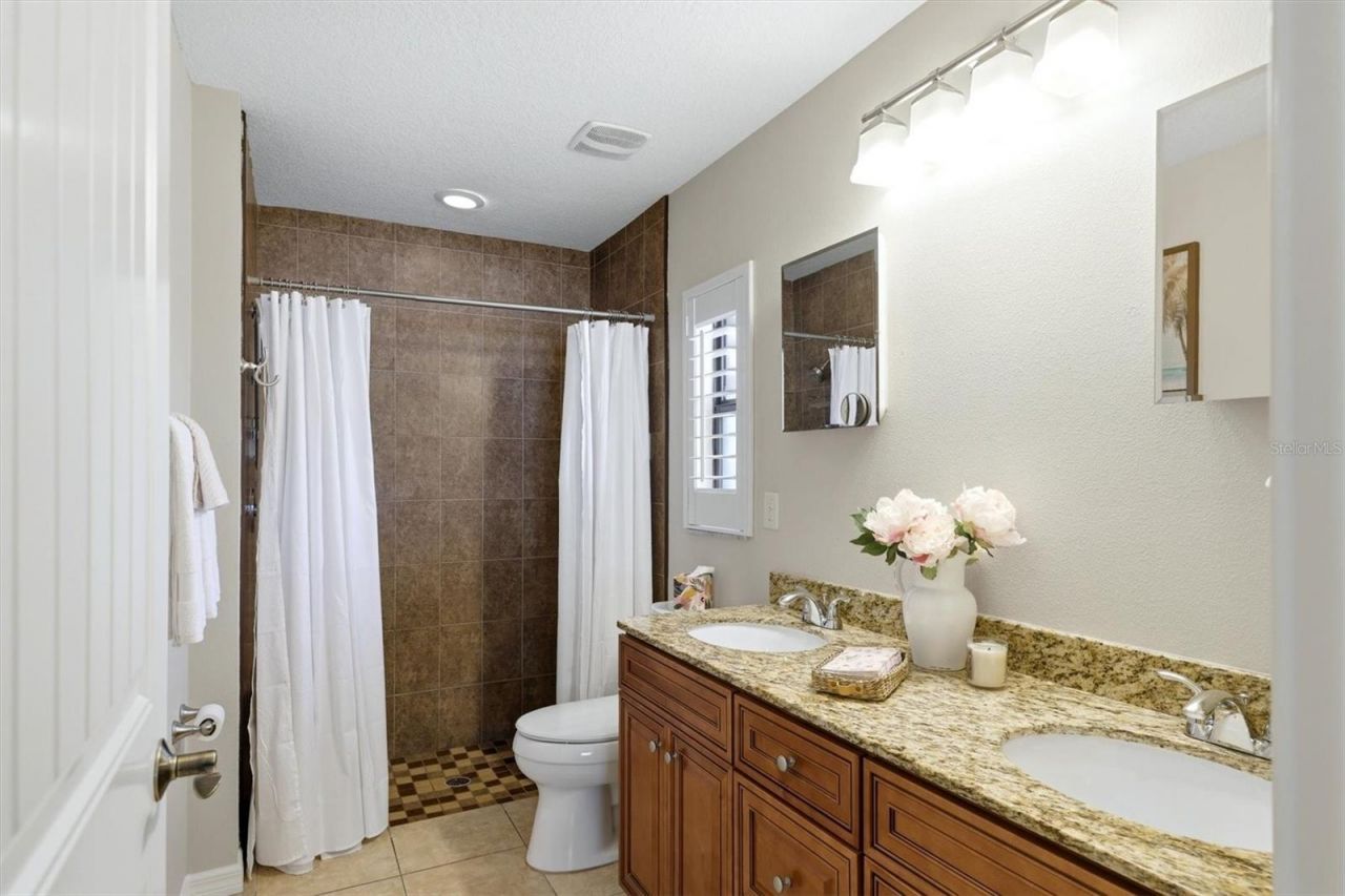 7106 35th Street E, Sarasota, FL 34243 Photo